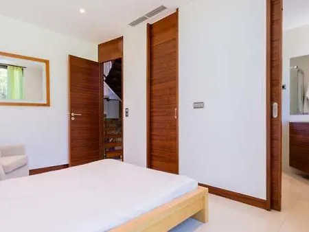 Villa Sleeps 6 Pool Air Con T607849 *