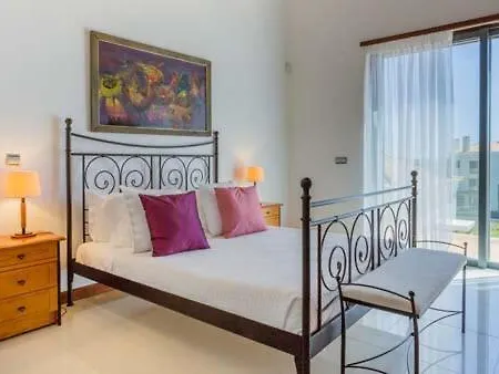 Sleeps 6 Pool Air Con T607849 Villa